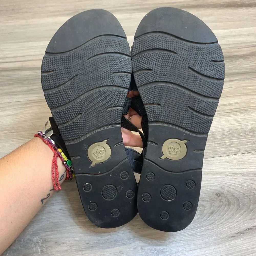 Womens Born Britton Black Navy Leather Criss Cross Strap Comfort Sandal Size 8 M